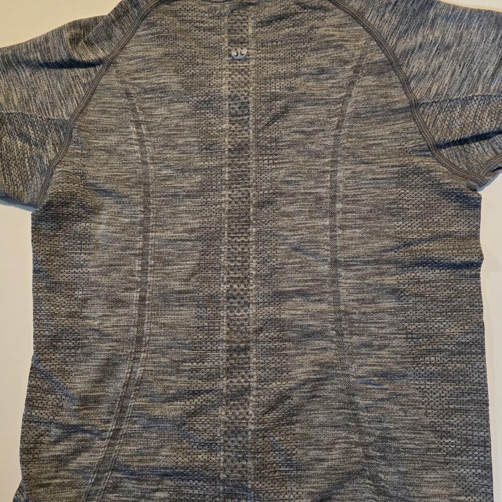 Lululemen Gray Short Sleeve Athletic Top